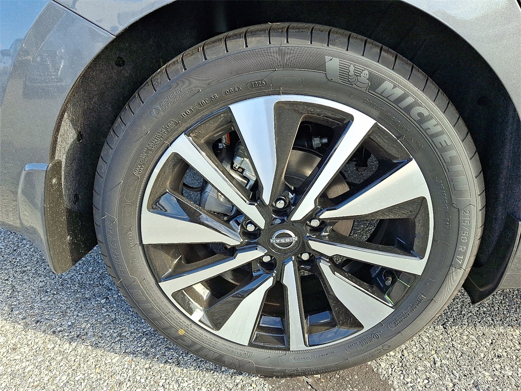 2025 Nissan Sentra SV - Photo 5