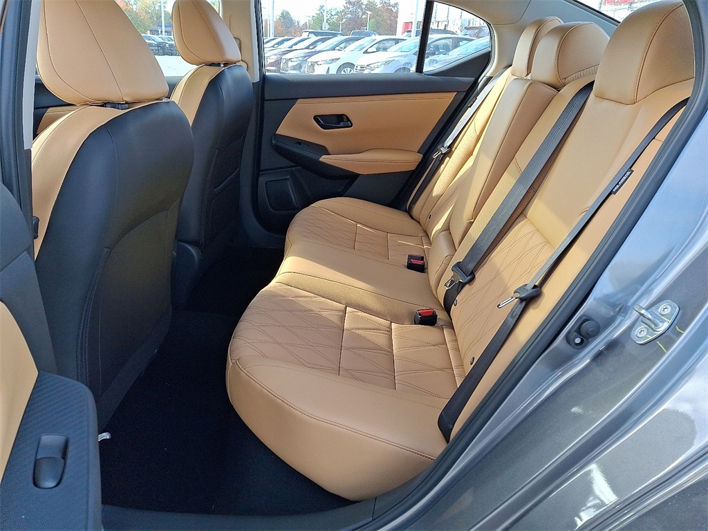 2025 Nissan Sentra SV - Photo 6