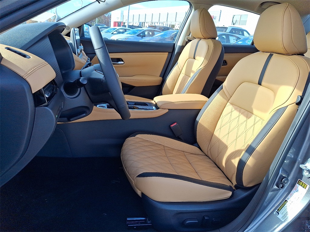 2025 Nissan Sentra SV - Photo 9