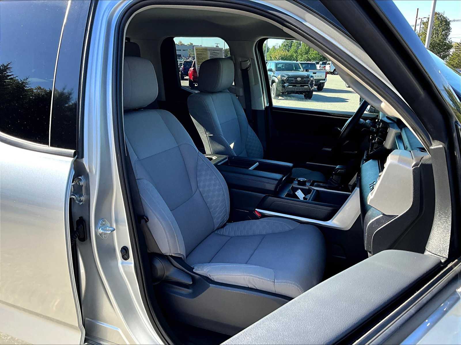 2022 Toyota Tundra SR5 - Photo 11