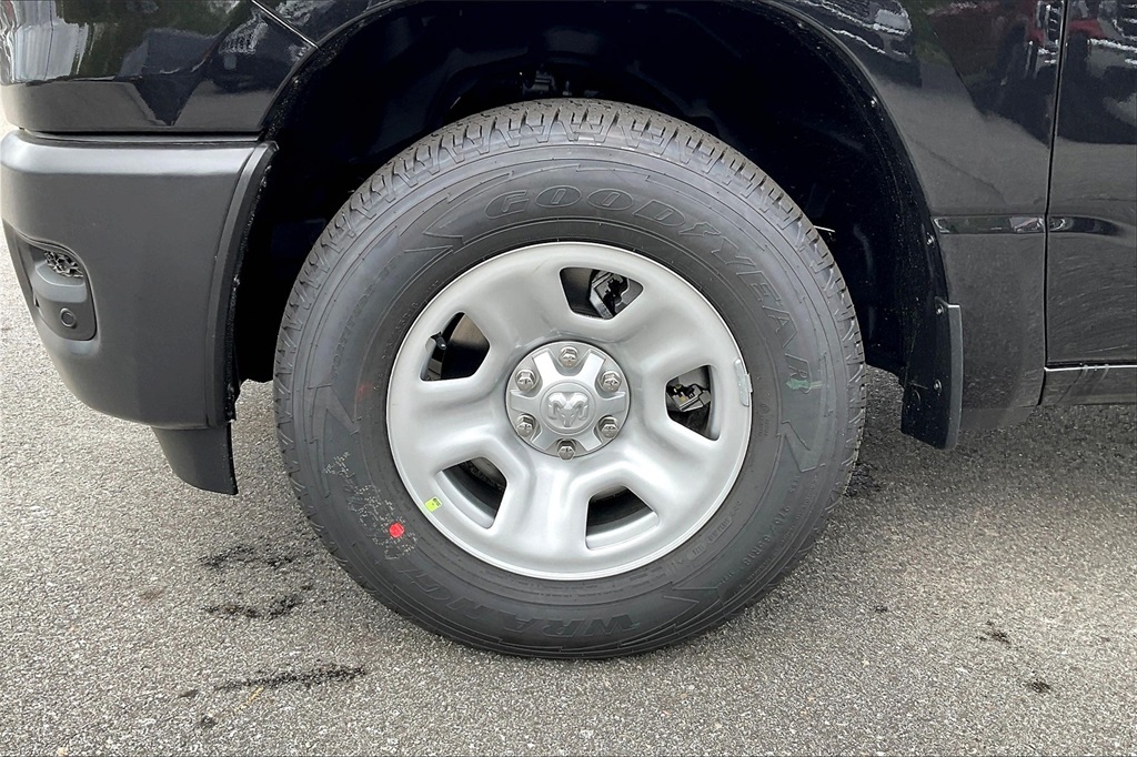 2025 Ram 1500 Tradesman - Photo 8