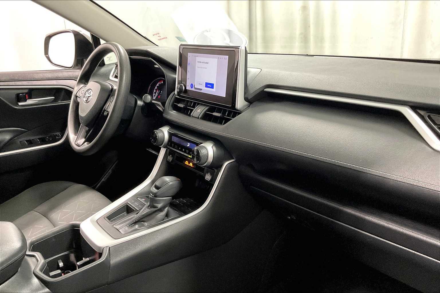 2023 Toyota RAV4 XLE - Photo 14