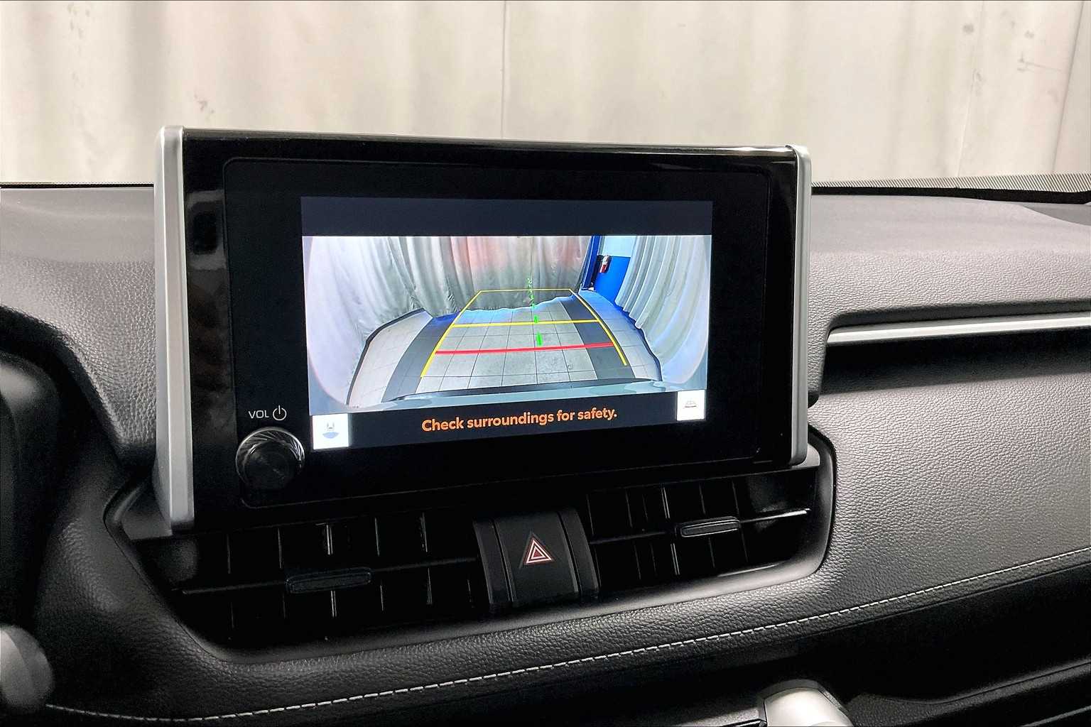 2023 Toyota RAV4 XLE - Photo 19