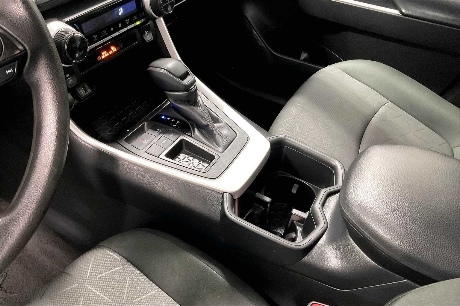 2023 Toyota RAV4 XLE - Photo 20