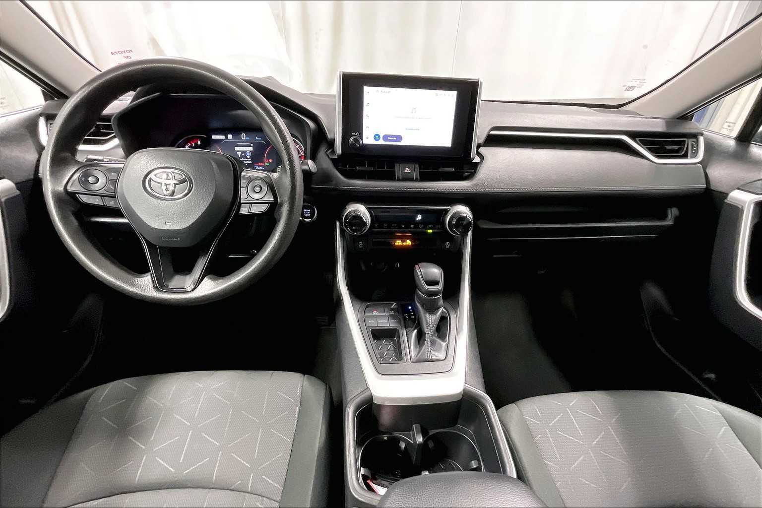 2023 Toyota RAV4 XLE - Photo 21