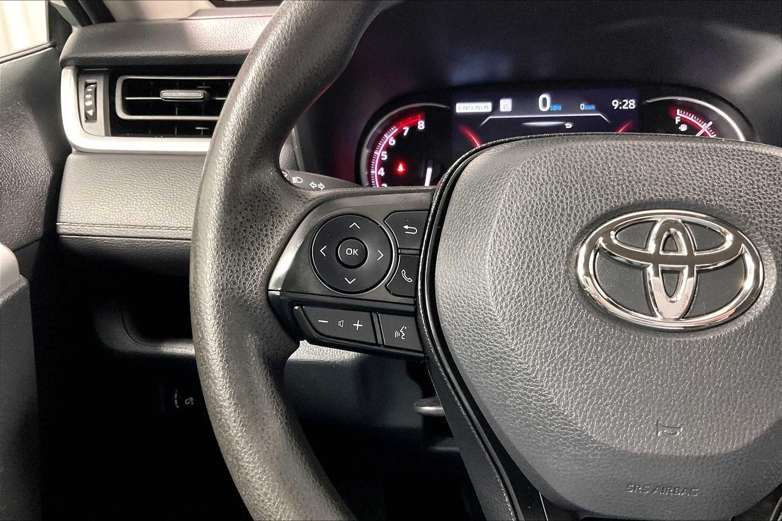 2023 Toyota RAV4 XLE - Photo 22
