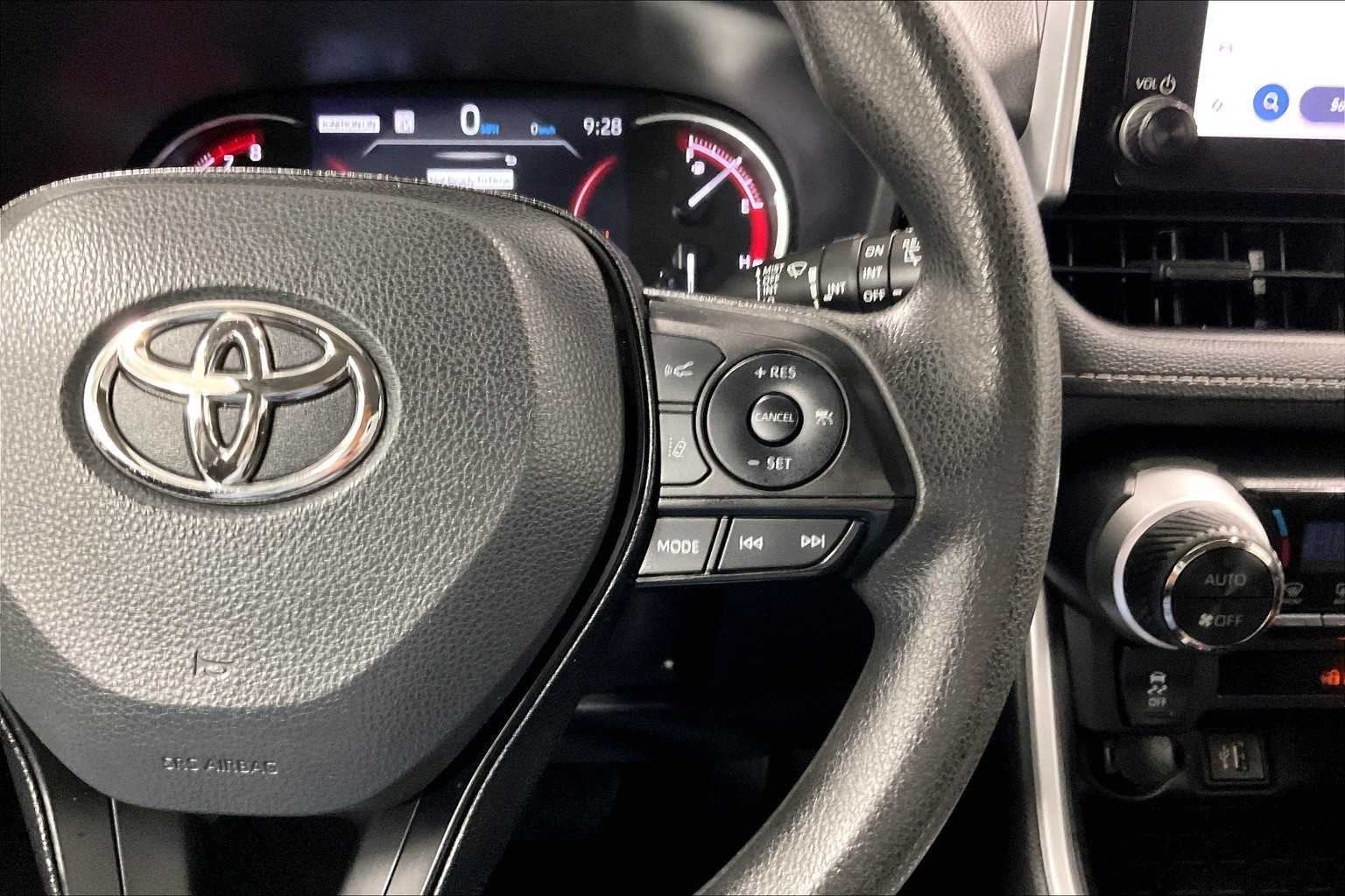 2023 Toyota RAV4 XLE - Photo 23