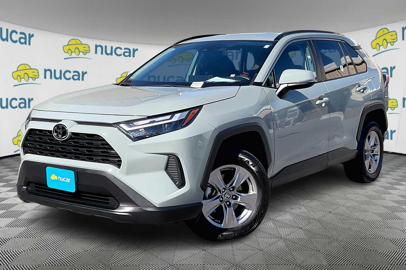 2023 Toyota RAV4 XLE - Photo 3