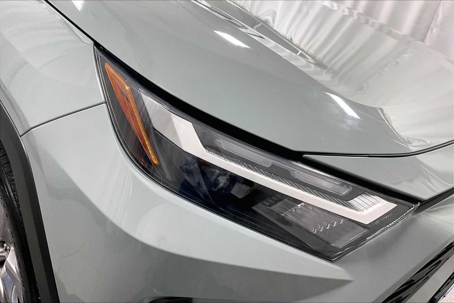 2023 Toyota RAV4 XLE - Photo 32