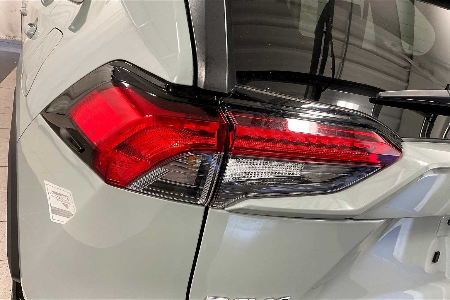 2023 Toyota RAV4 XLE - Photo 33