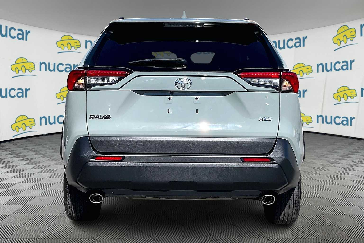 2023 Toyota RAV4 XLE - Photo 5