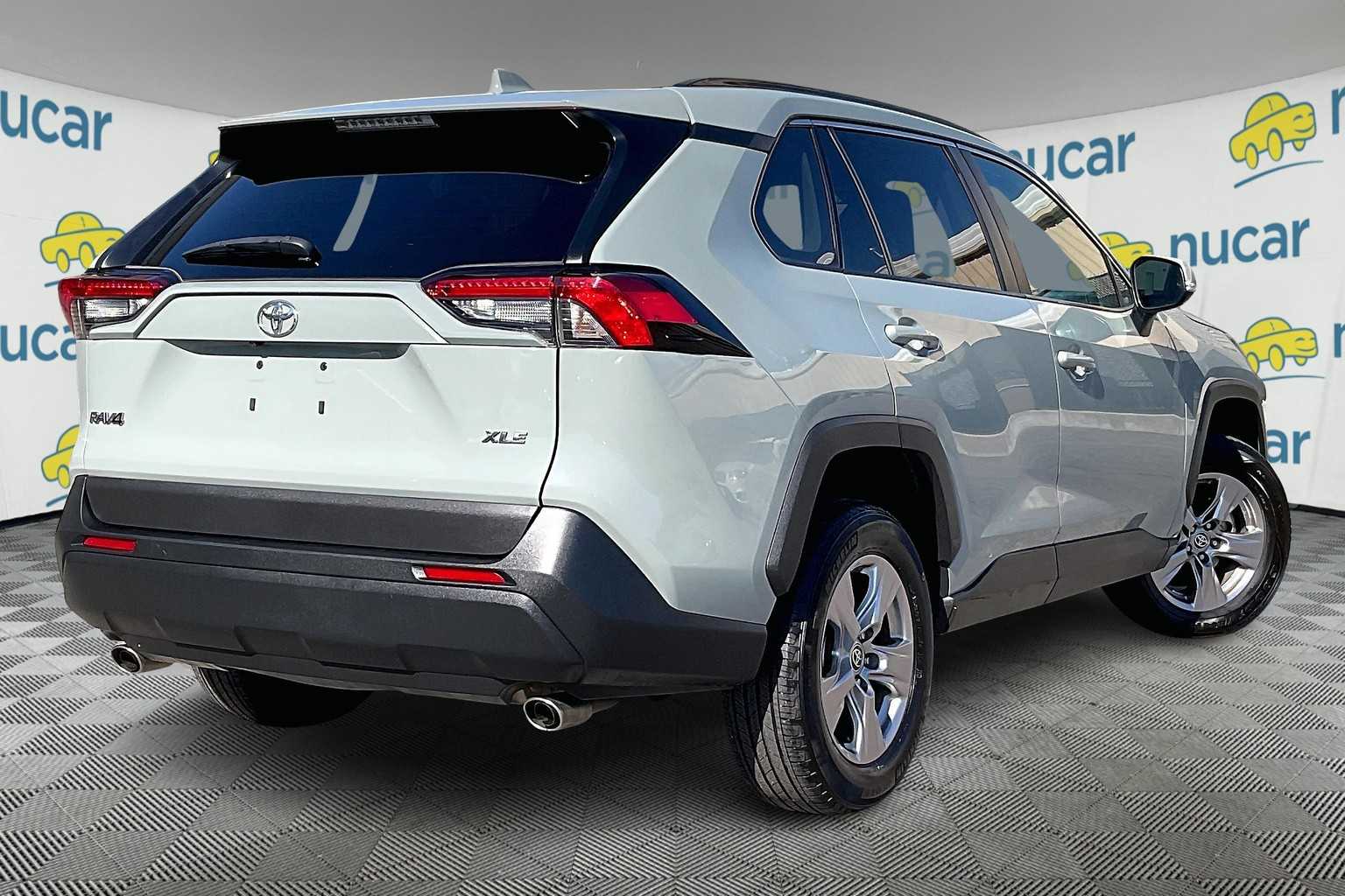 2023 Toyota RAV4 XLE - Photo 6