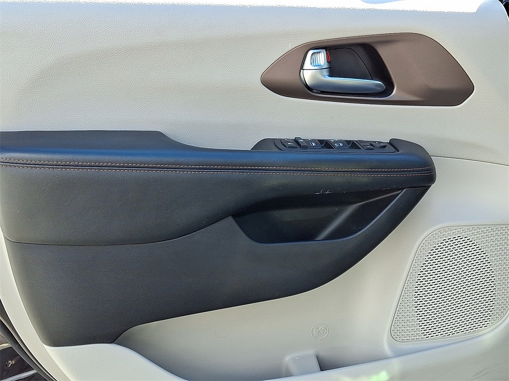 2019 Chrysler Pacifica Touring Plus - Photo 15