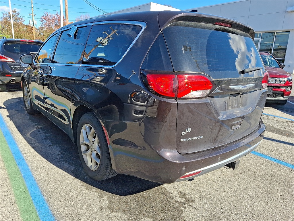 2019 Chrysler Pacifica Touring Plus - Photo 4