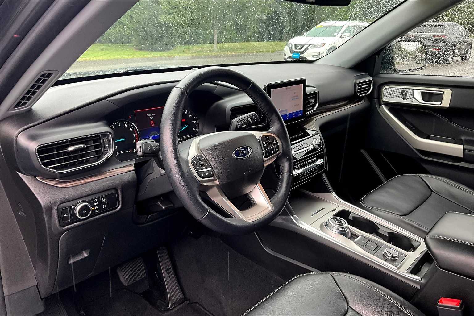 2023 Ford Explorer Limited - Photo 8
