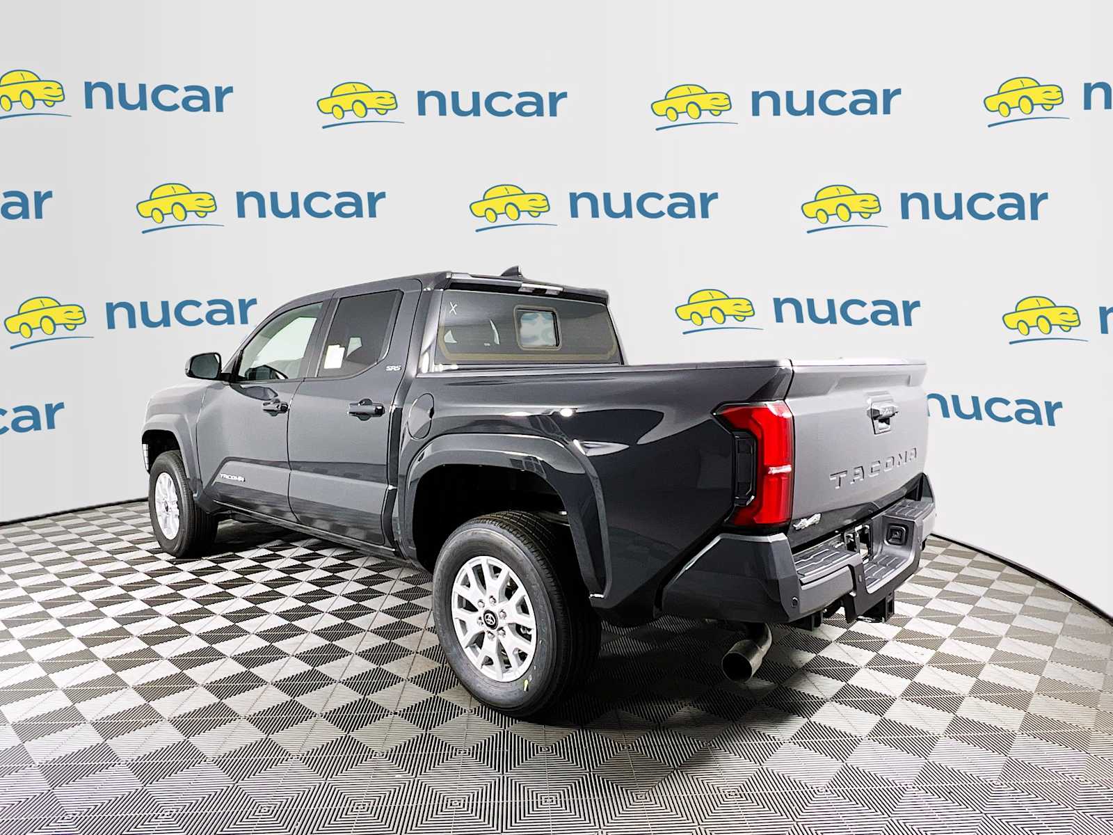 2025 Toyota Tacoma SR5 - Photo 4