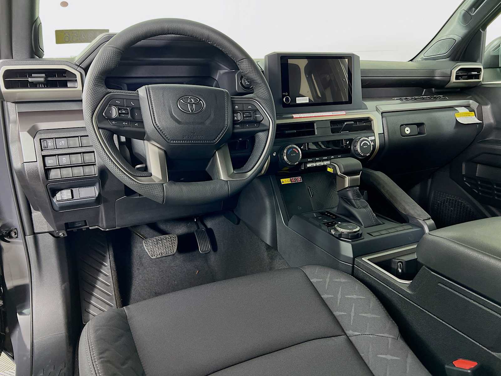 2025 Toyota Tacoma SR5 - Photo 6