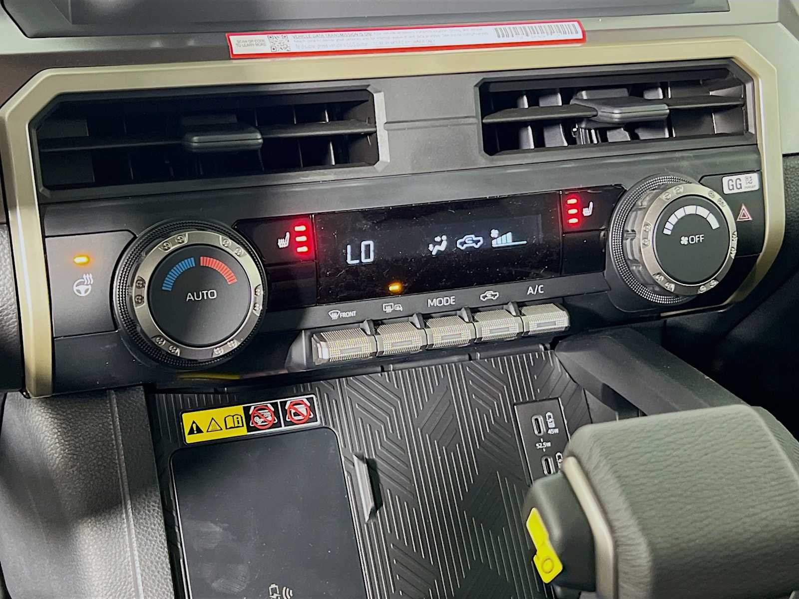 2025 Toyota Tacoma SR5 - Photo 10