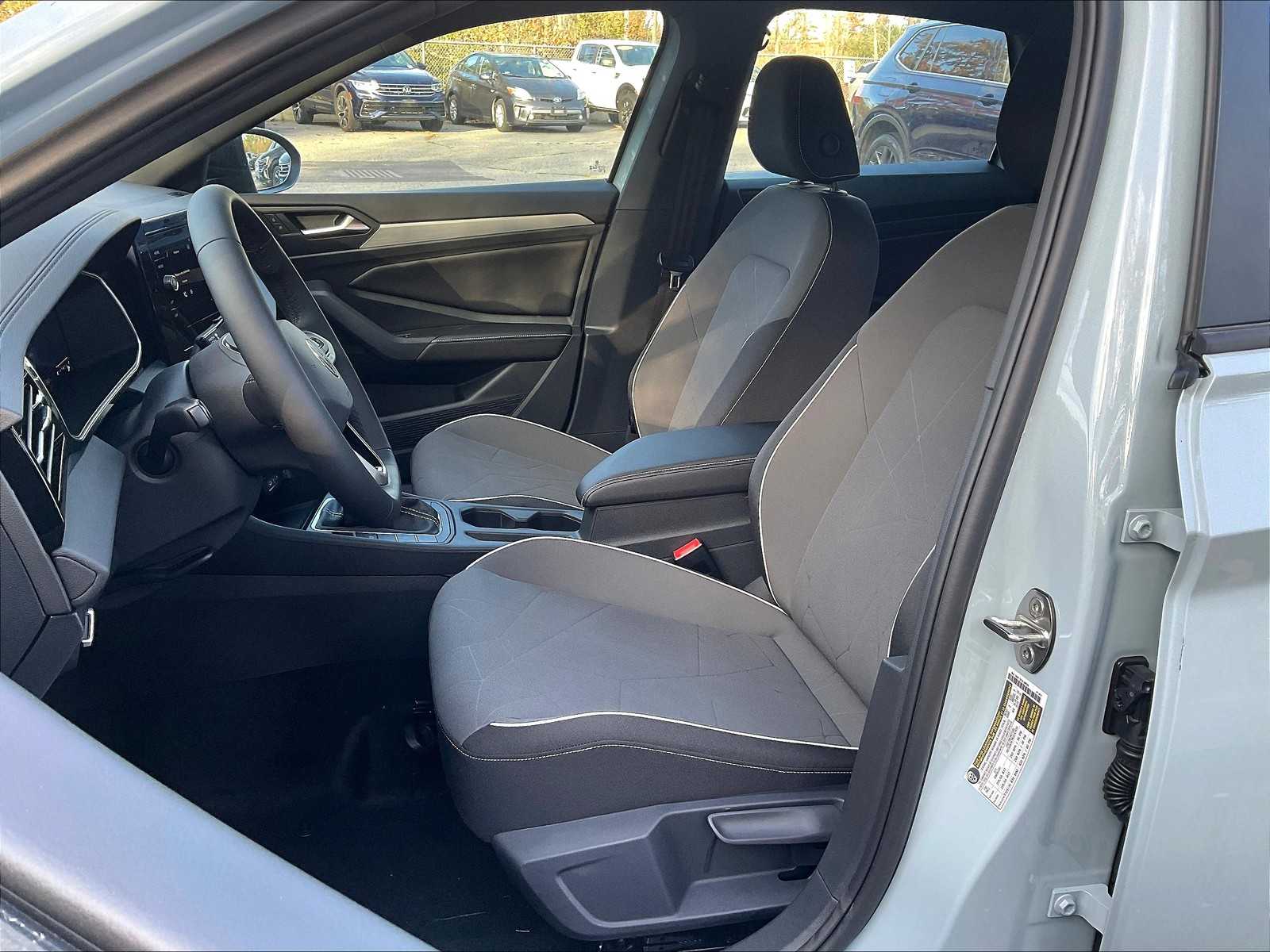 2025 Volkswagen Jetta Sport - Photo 11