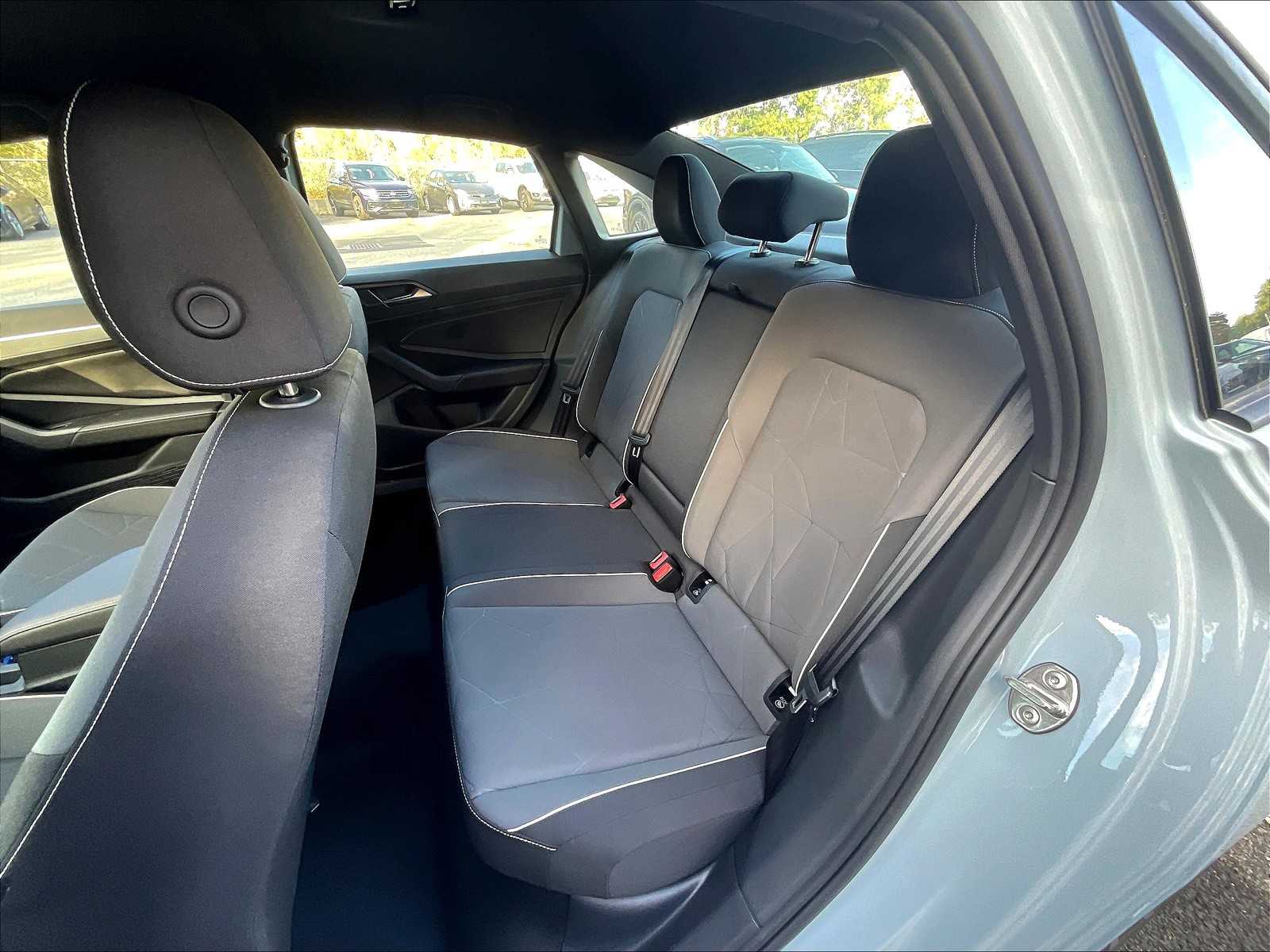 2025 Volkswagen Jetta Sport - Photo 15