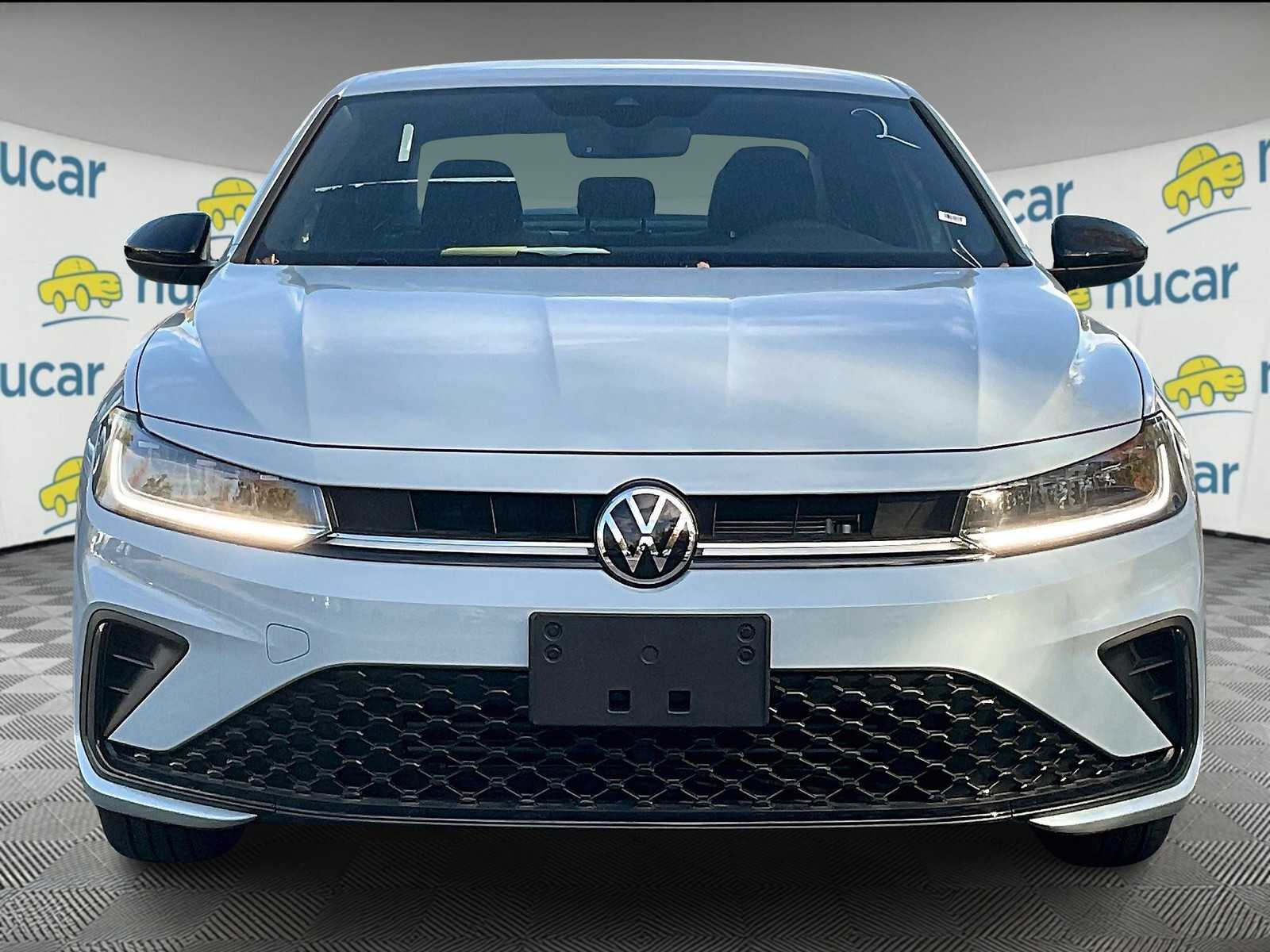2025 Volkswagen Jetta Sport - Photo 3