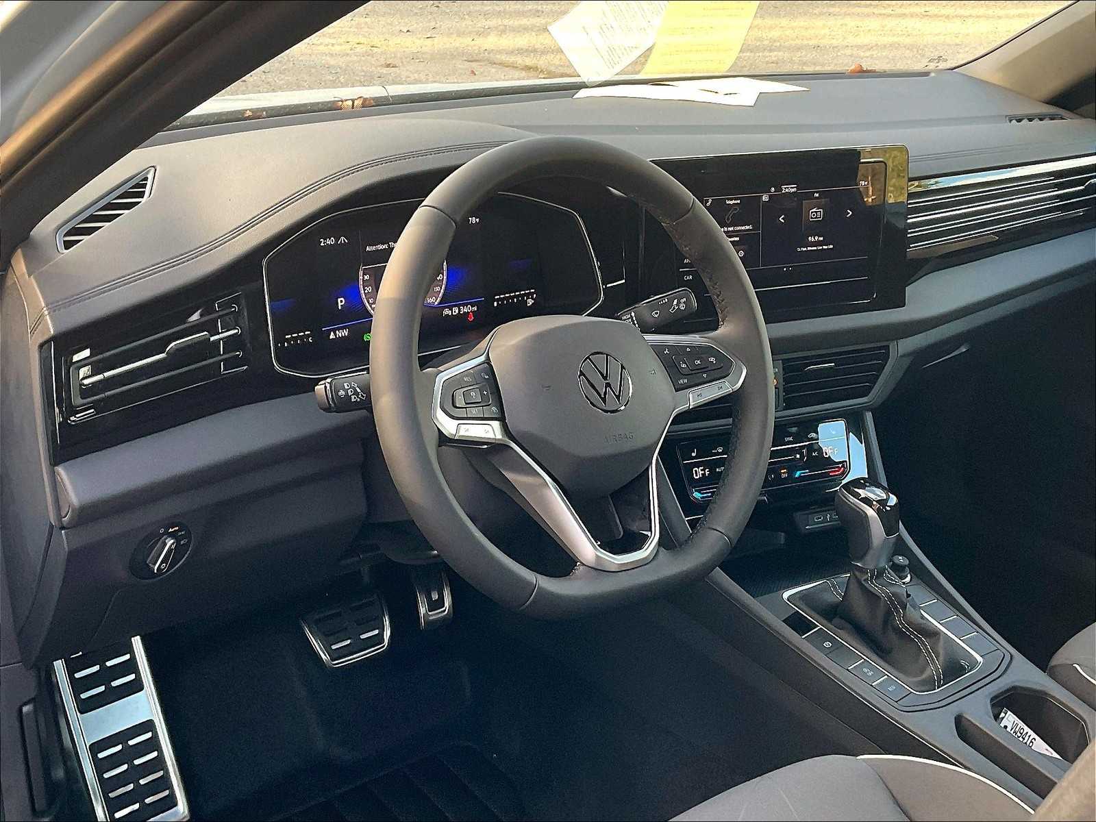 2025 Volkswagen Jetta Sport - Photo 9