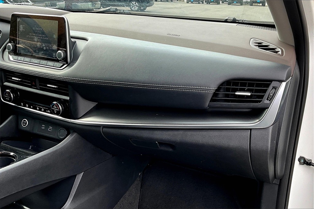 2023 Nissan Rogue SV - Photo 12