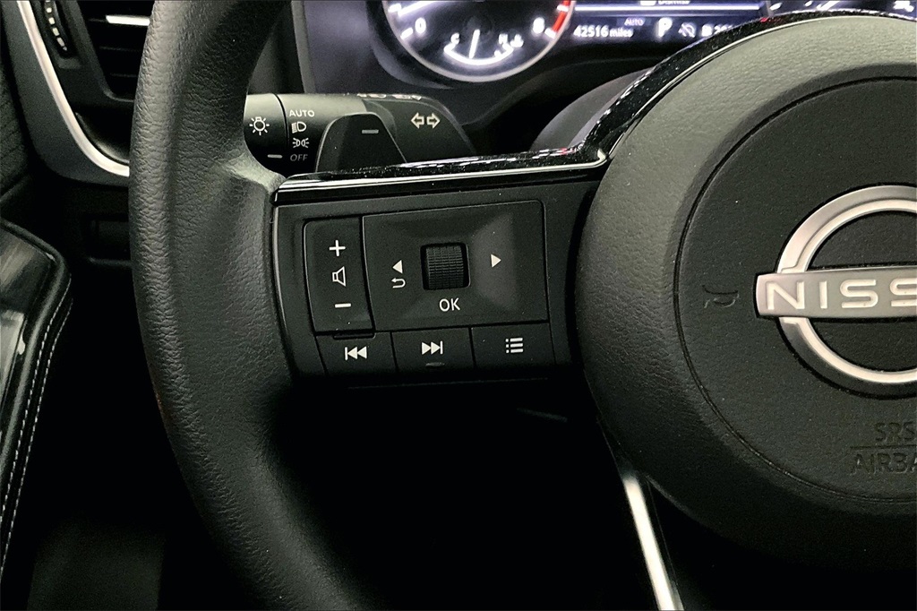 2023 Nissan Rogue SV - Photo 21