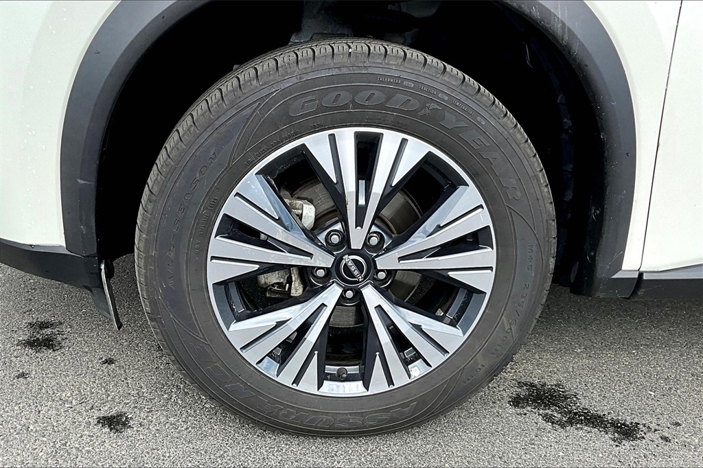 2023 Nissan Rogue SV - Photo 7