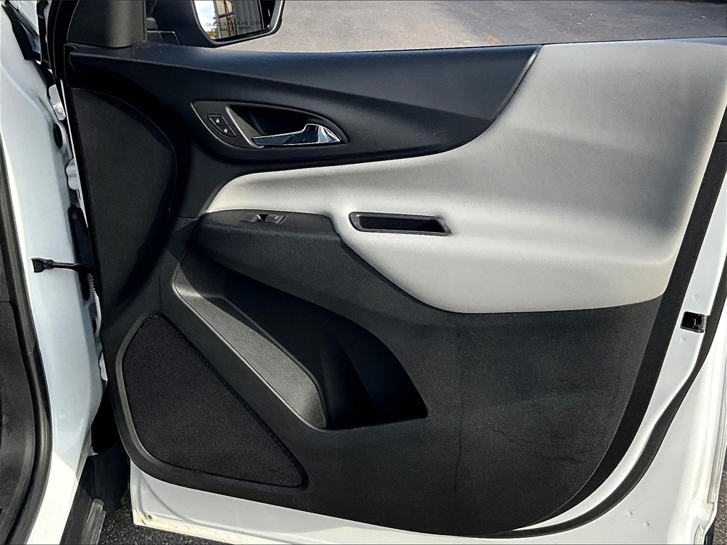 2019 Chevrolet Equinox LS - Photo 12