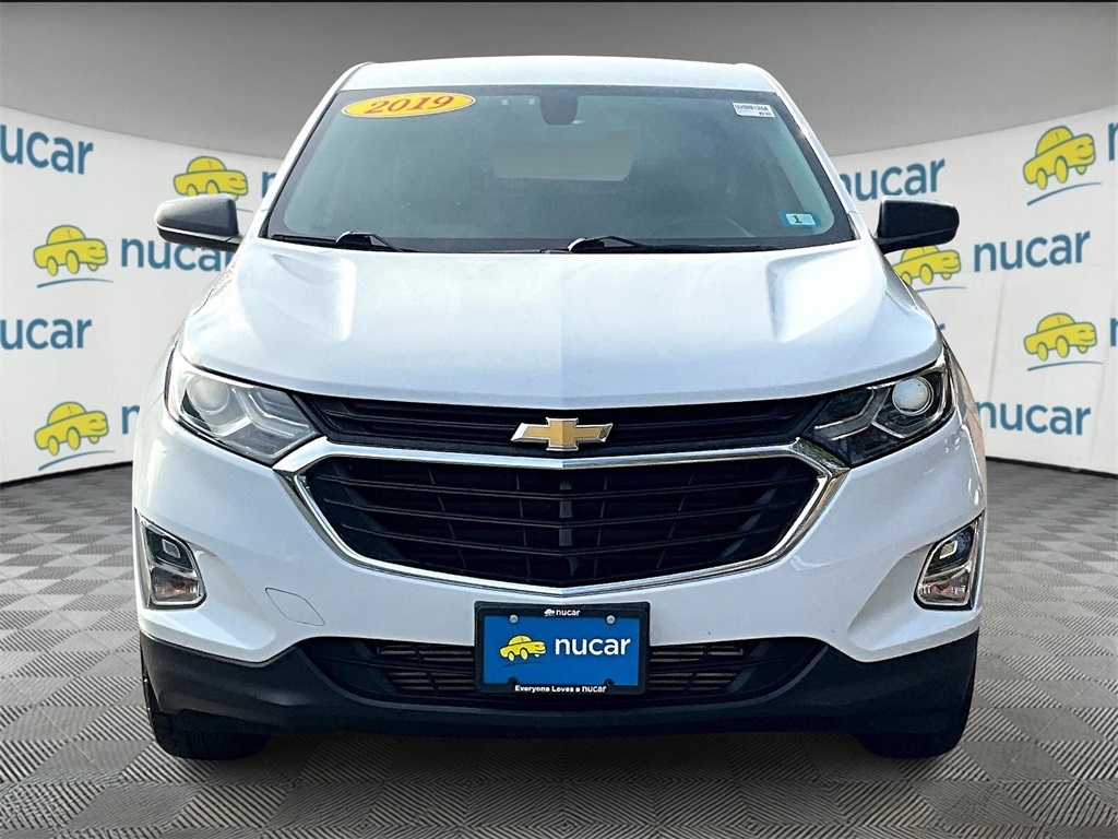 2019 Chevrolet Equinox LS - Photo 2