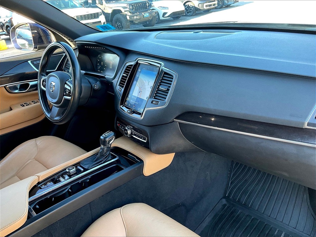 2019 Volvo XC90 T6 Momentum - Photo 13