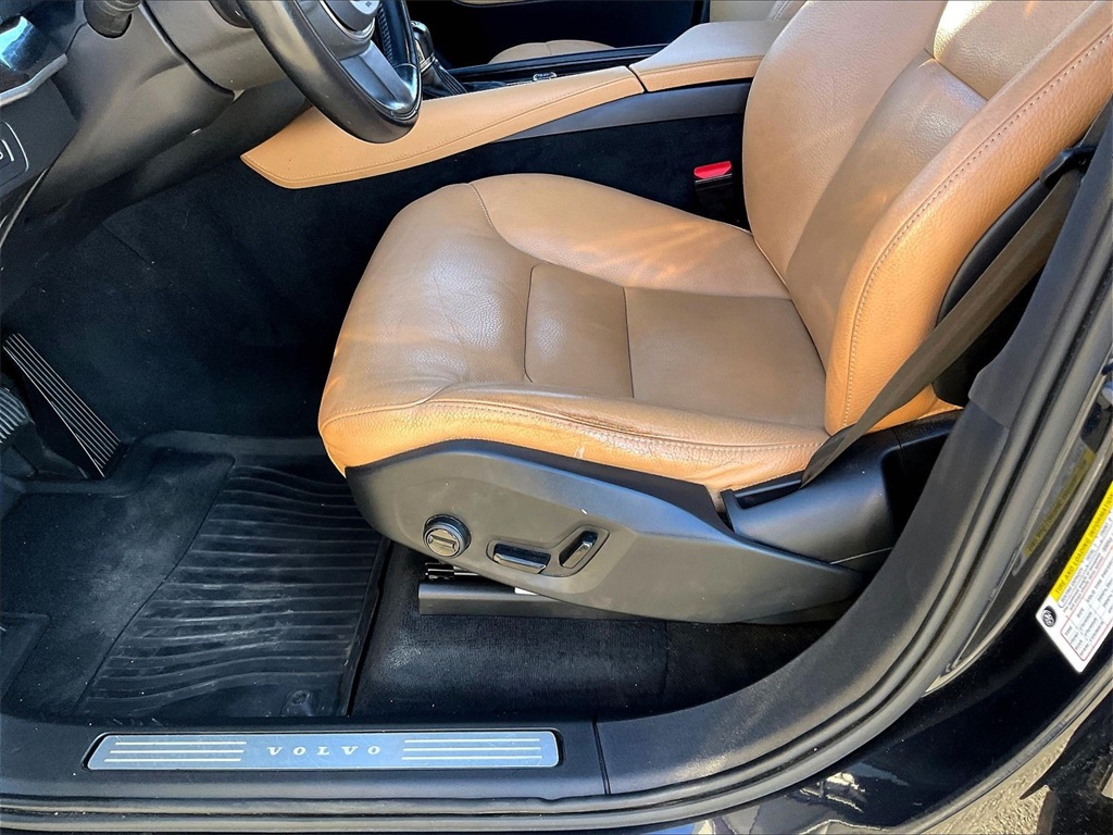 2019 Volvo XC90 T6 Momentum - Photo 34