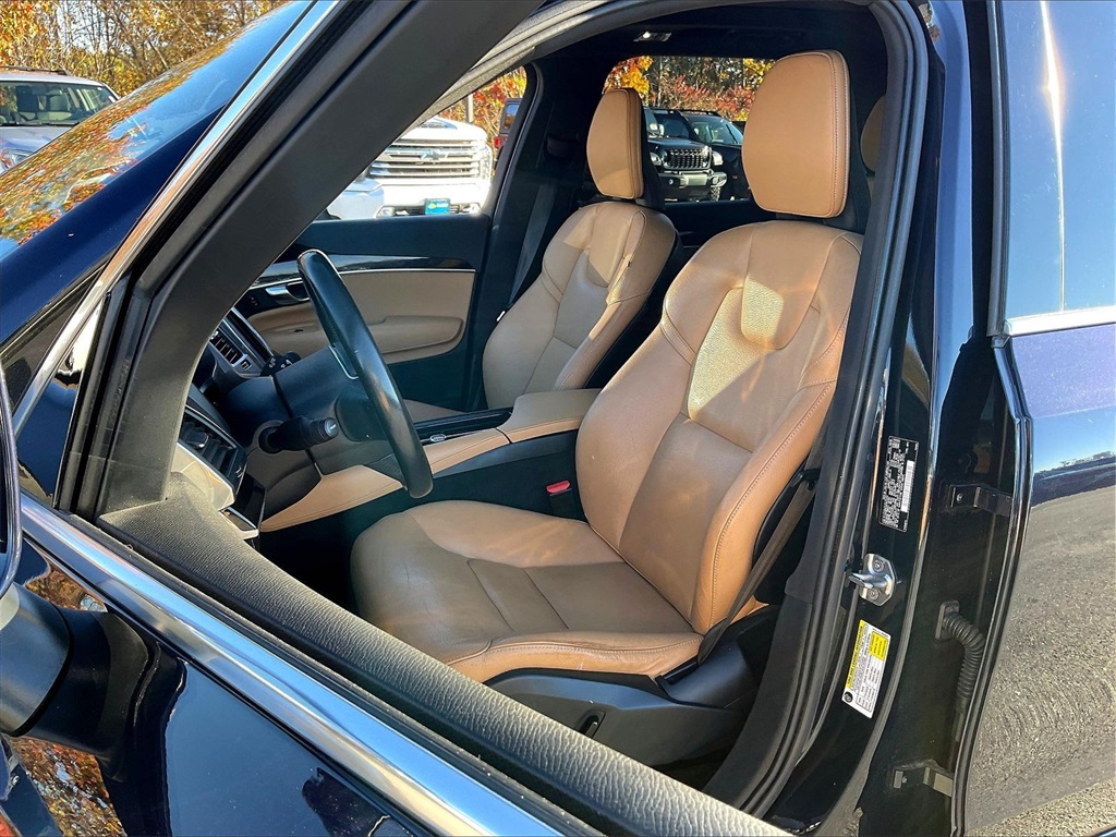 2019 Volvo XC90 T6 Momentum - Photo 9