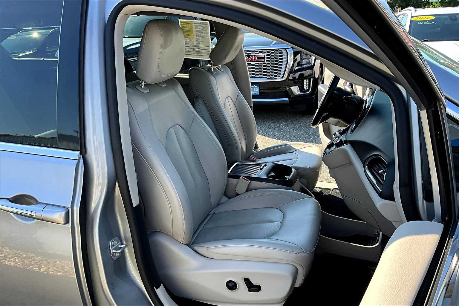 2018 Chrysler Pacifica Touring L Plus - Photo 11
