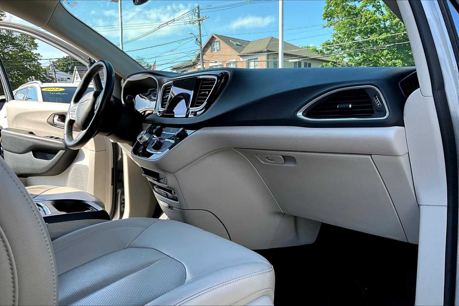 2018 Chrysler Pacifica Touring L Plus - Photo 14
