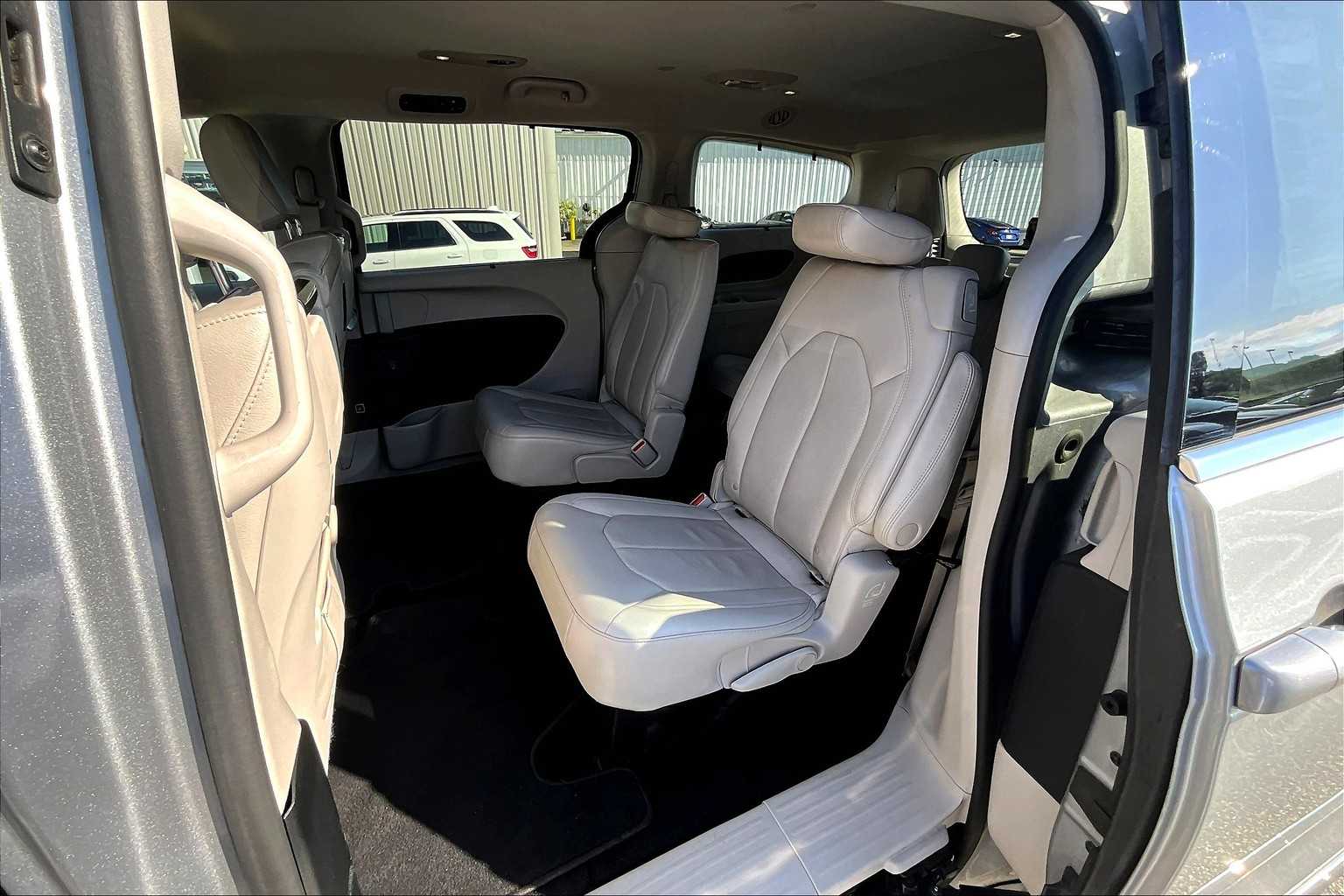 2018 Chrysler Pacifica Touring L Plus - Photo 15