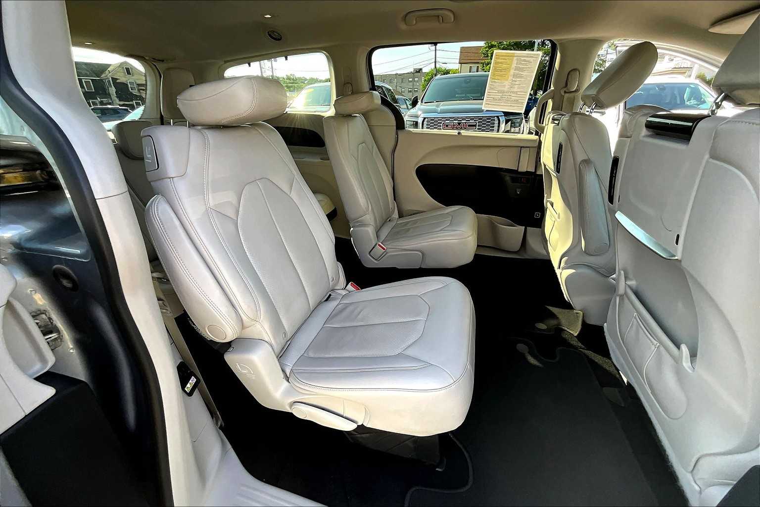 2018 Chrysler Pacifica Touring L Plus - Photo 16