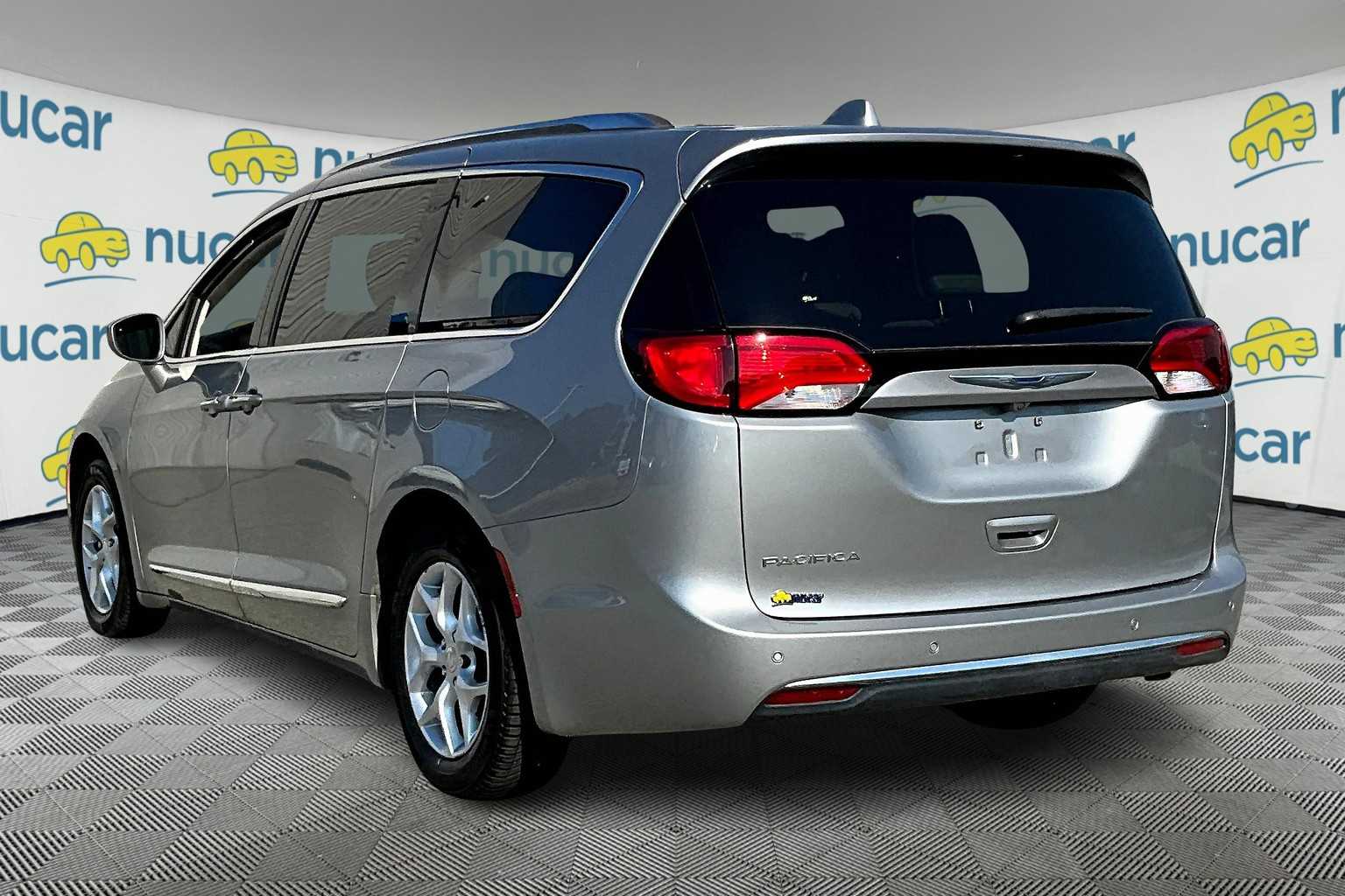 2018 Chrysler Pacifica Touring L Plus - Photo 4