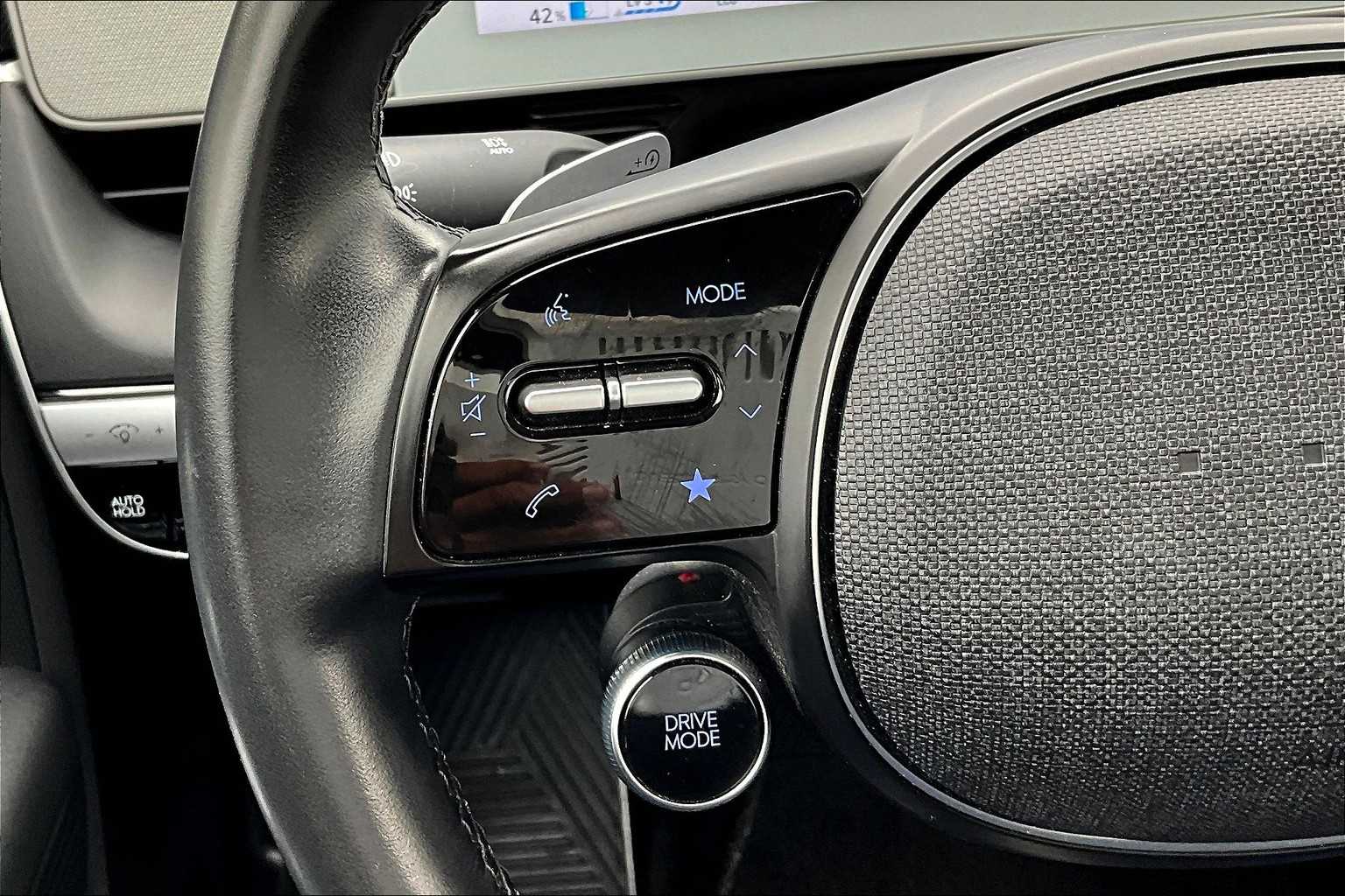 2022 Hyundai IONIQ 5 SE - Photo 22