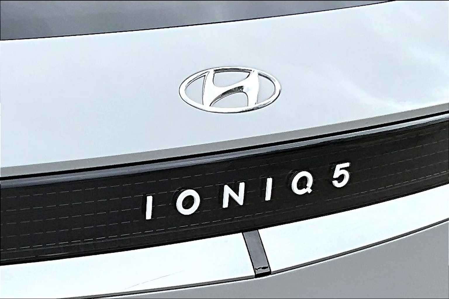 2022 Hyundai IONIQ 5 SE - Photo 26