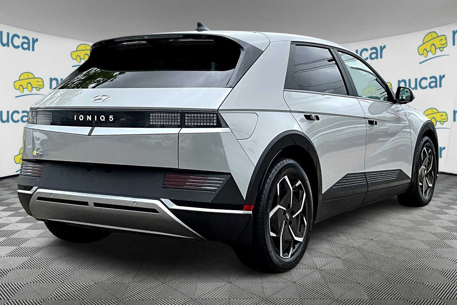 2022 Hyundai IONIQ 5 SE - Photo 6