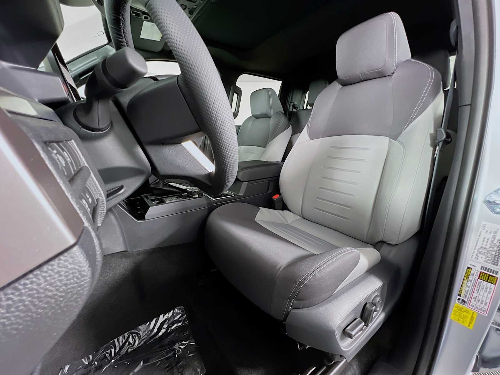 2025 Toyota Tacoma TRD Off Road Hybrid - Photo 12