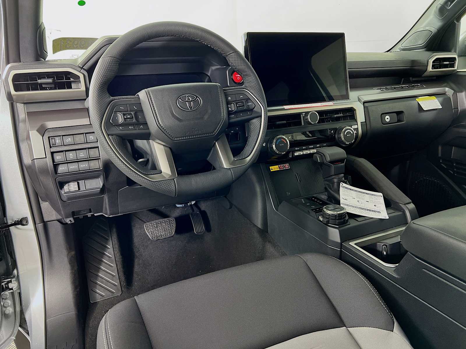 2025 Toyota Tacoma TRD Off Road Hybrid - Photo 6