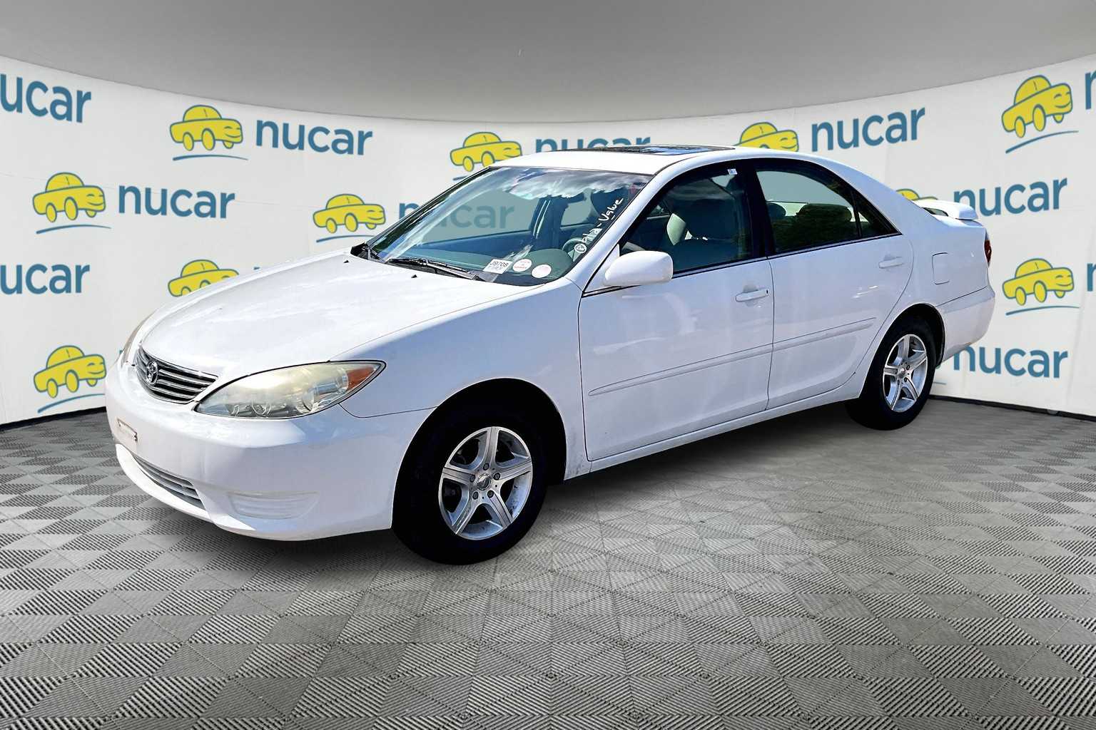 2005 Toyota Camry LE - Photo 2