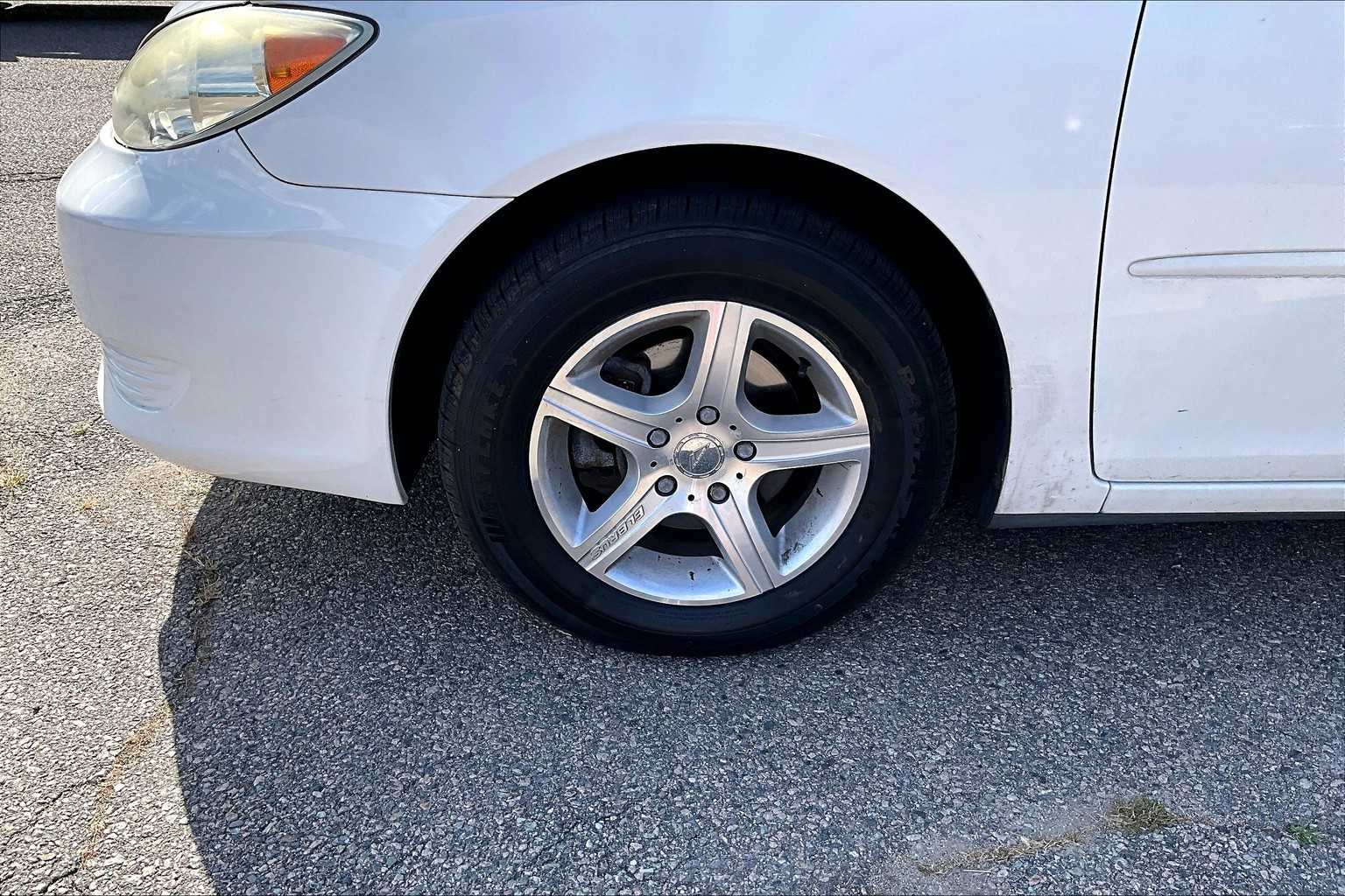 2005 Toyota Camry LE - Photo 4