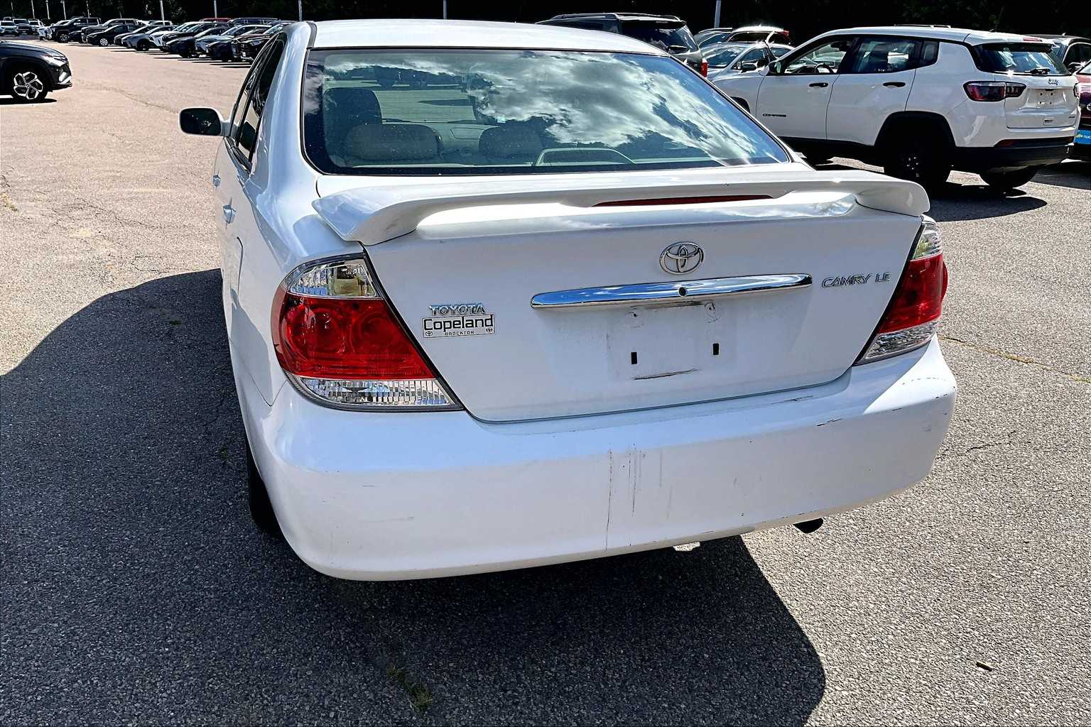 2005 Toyota Camry LE - Photo 7
