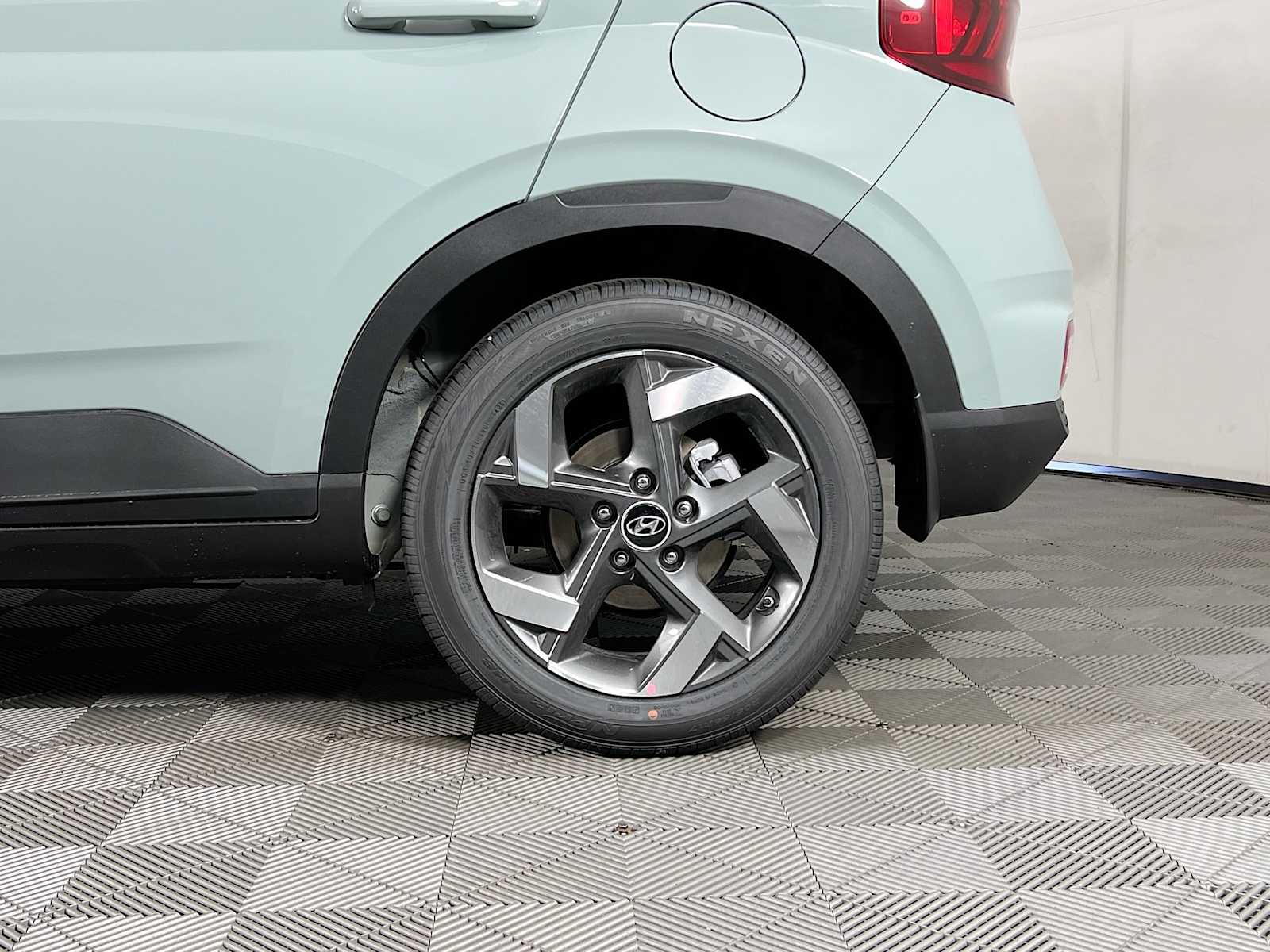 2025 Hyundai Venue Limited - Photo 19