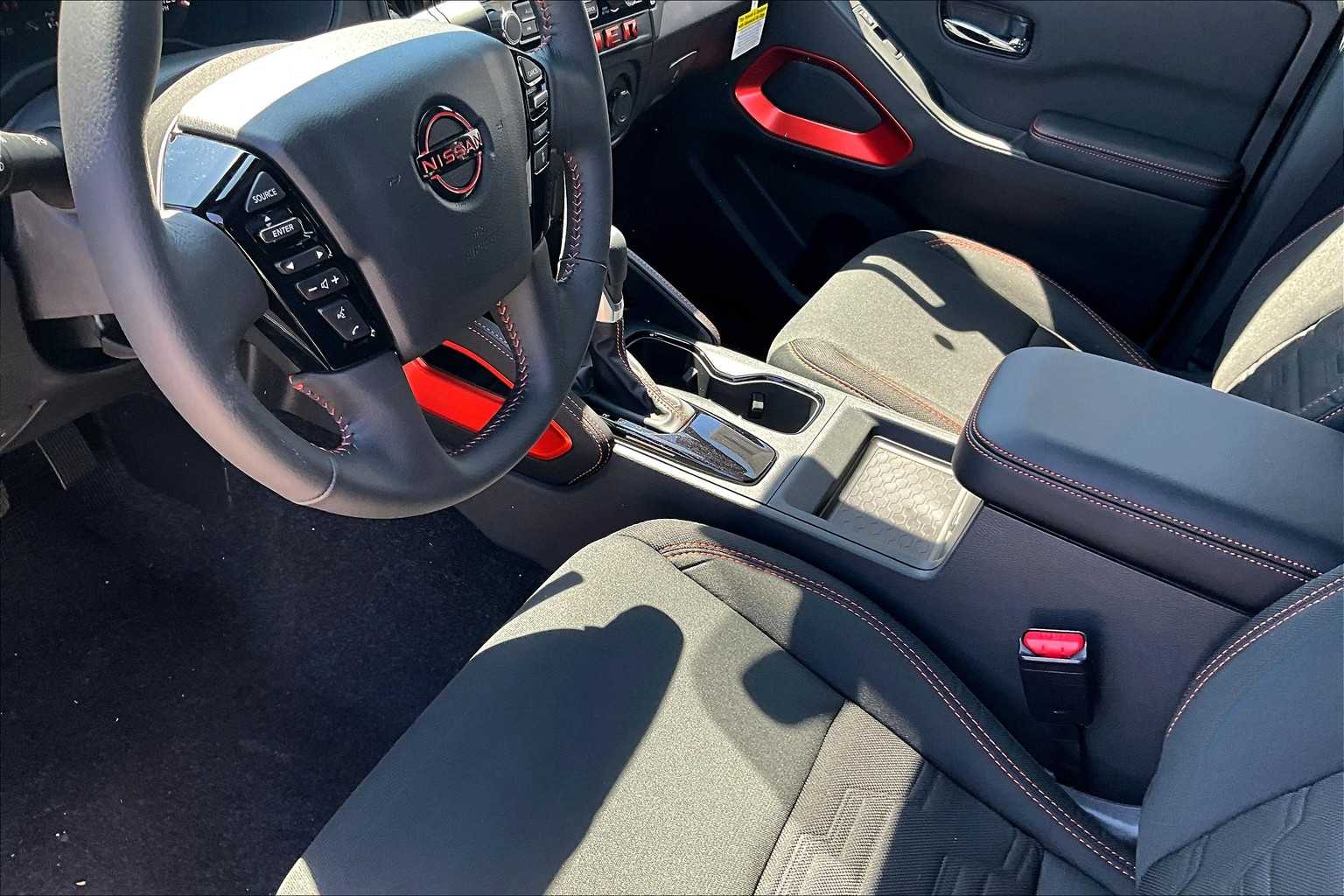2025 Nissan Frontier PRO-4X - Photo 13
