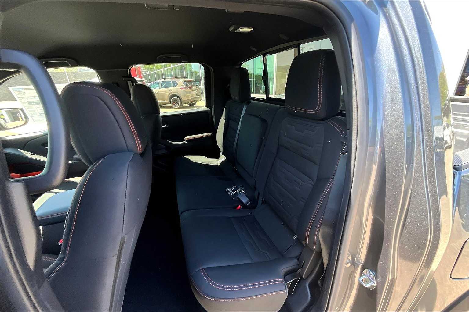 2025 Nissan Frontier PRO-4X - Photo 14